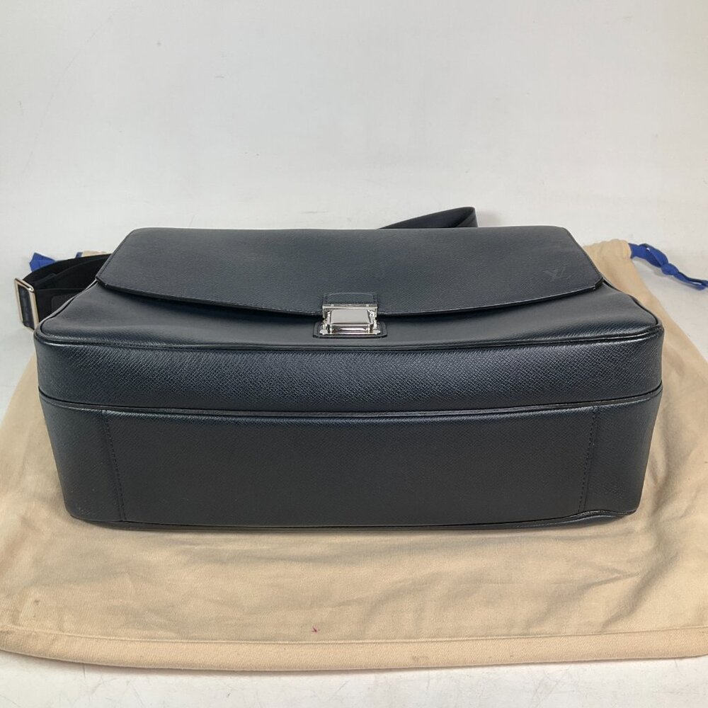 Louis Vuitton Taiga Leather Vassili GM Briefcase Shoulder Business Bag Dark Blue - Picture 13 of 16